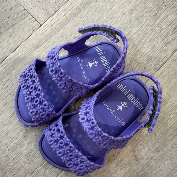 Mini Melissa 💜 - Picture 3 of 6